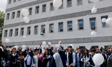 Gazze için beyaz balon uçurdular