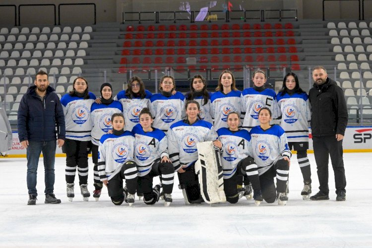 Buz Hokeyi Yeniden İnşa Ediliyor.